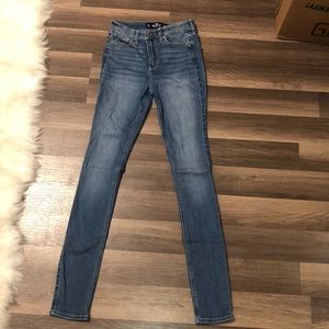Hollister jeans
